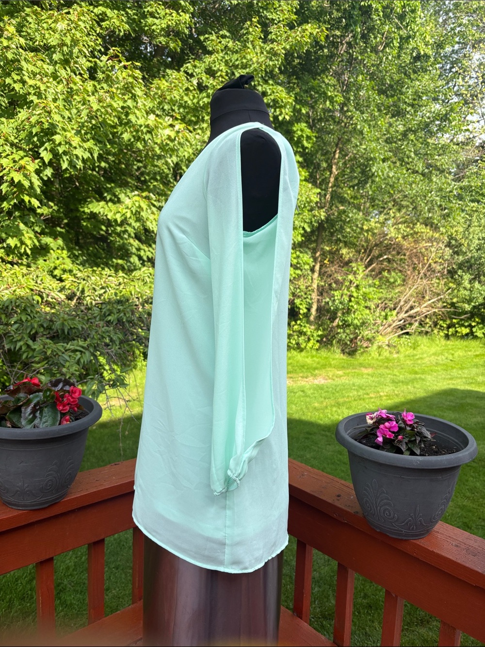 Tobi light green blouse - Picture 2 of 10